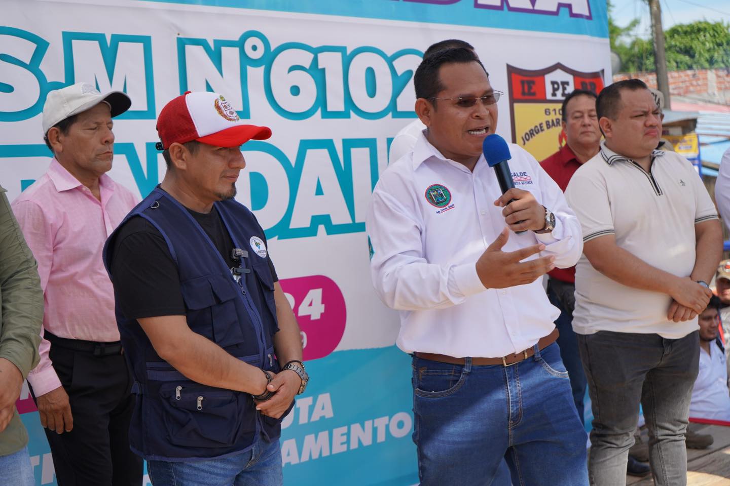 GOBERNADOR REGIONAL DE LORETO Y ALCALDE DE NAUTA DAN INICIO A OBRA HISTÓRICA