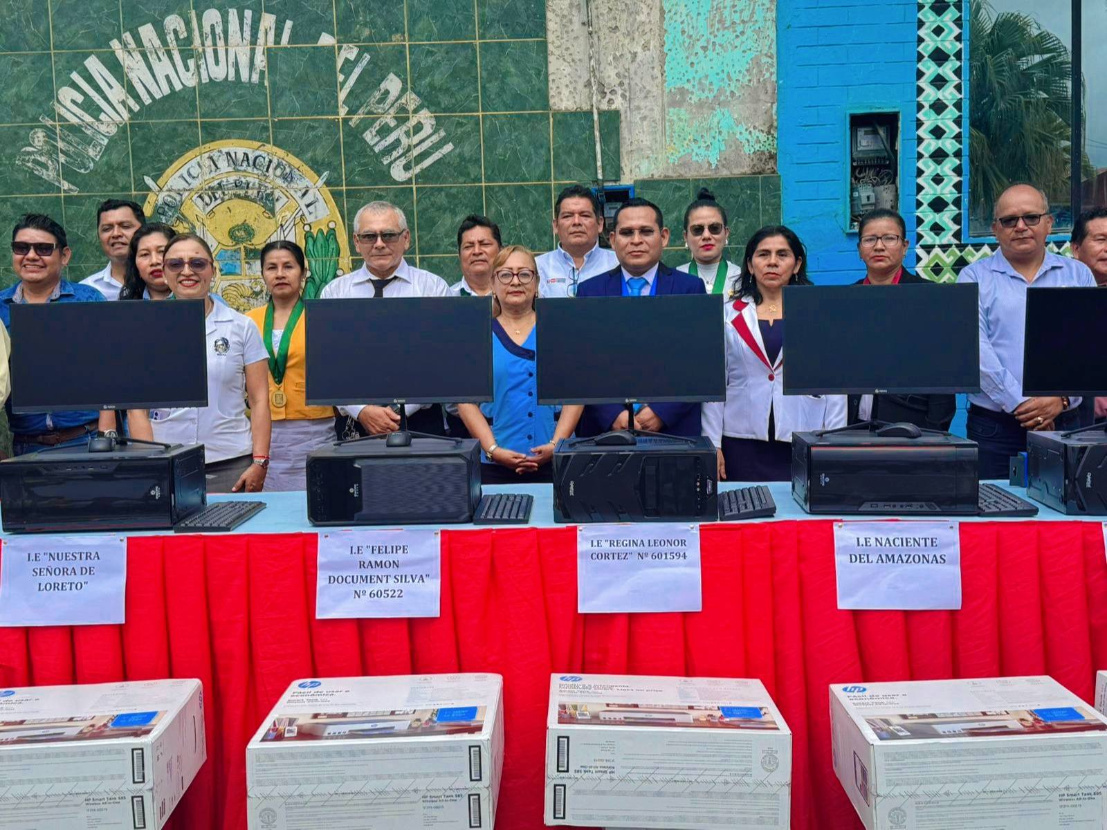 Municipalidad Provincial de Loreto – Nauta premia a instituciones participantes en desfile cívico patriótico